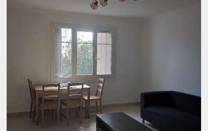 Appartement P2   SAINT-MAUR-DES-FOSSES  44 m2 1 200 € 