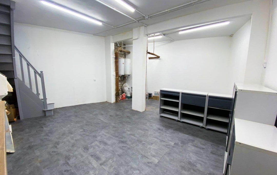 RENTAL EXPERT IMMOBILIER : Office | PARIS (75015) | 54 m2 | 2 140 € 